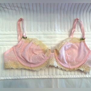 H & M 36B Inlined Underwire Bra in Pink